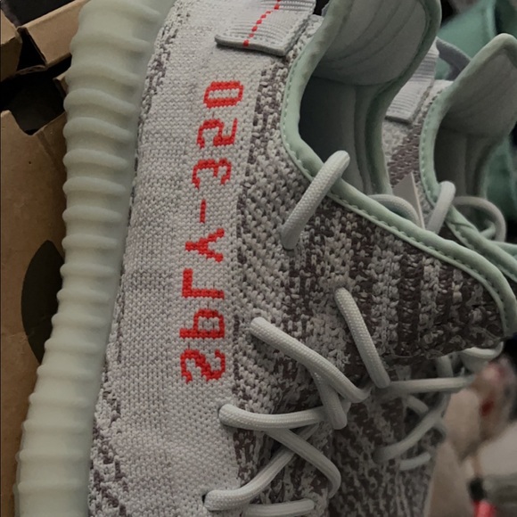 Yeezy Boost 350 V2 blue tint size 8.5 - Picture 1 of 2